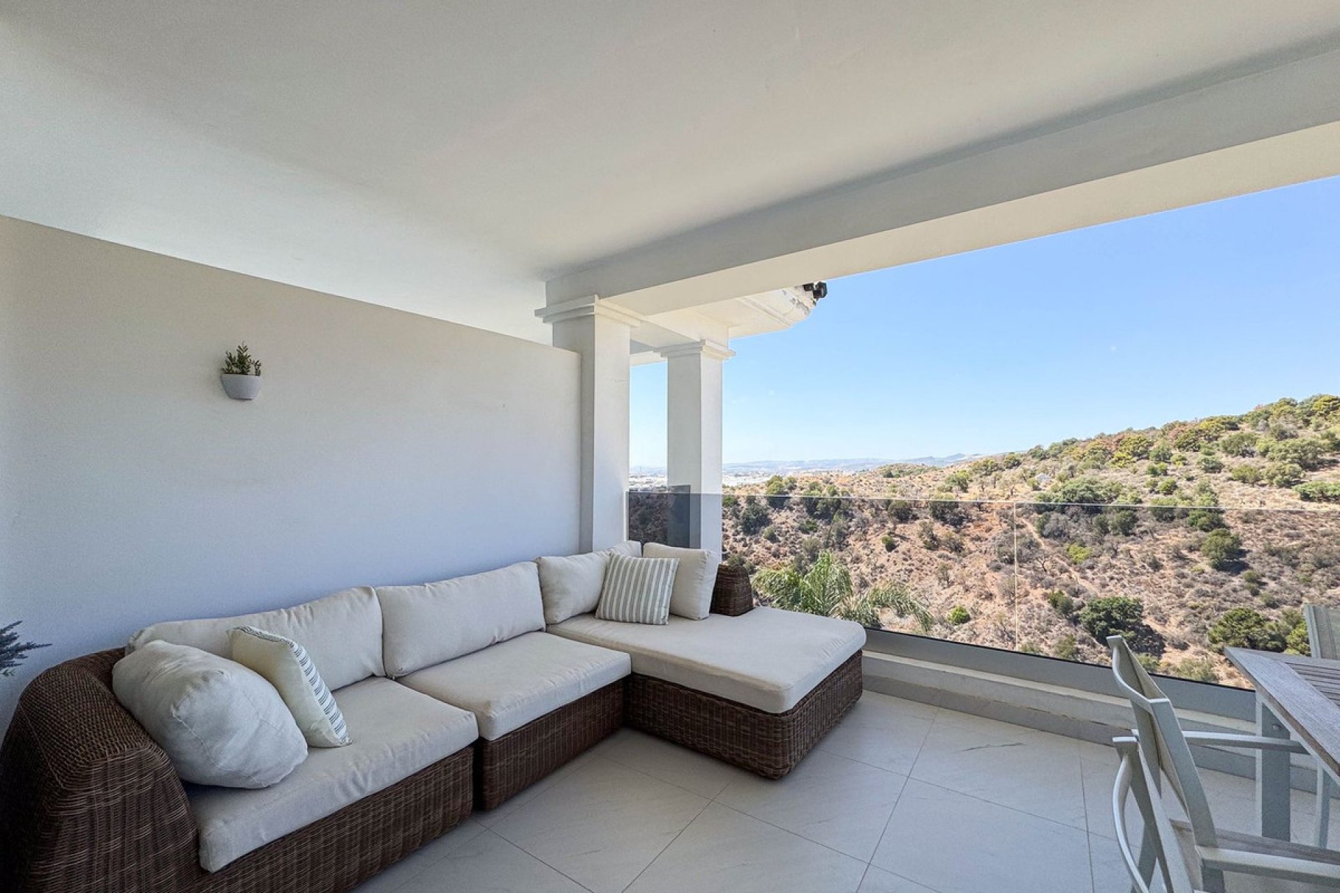 Resale - Apartment - Top Floor Apartment - Estepona - Estepona Centro