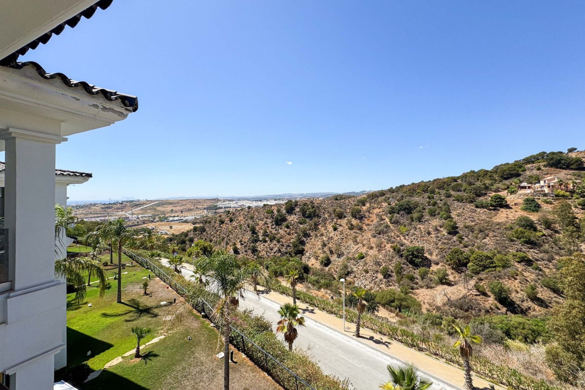 Resale - Apartment - Top Floor Apartment - Estepona - Estepona Centro