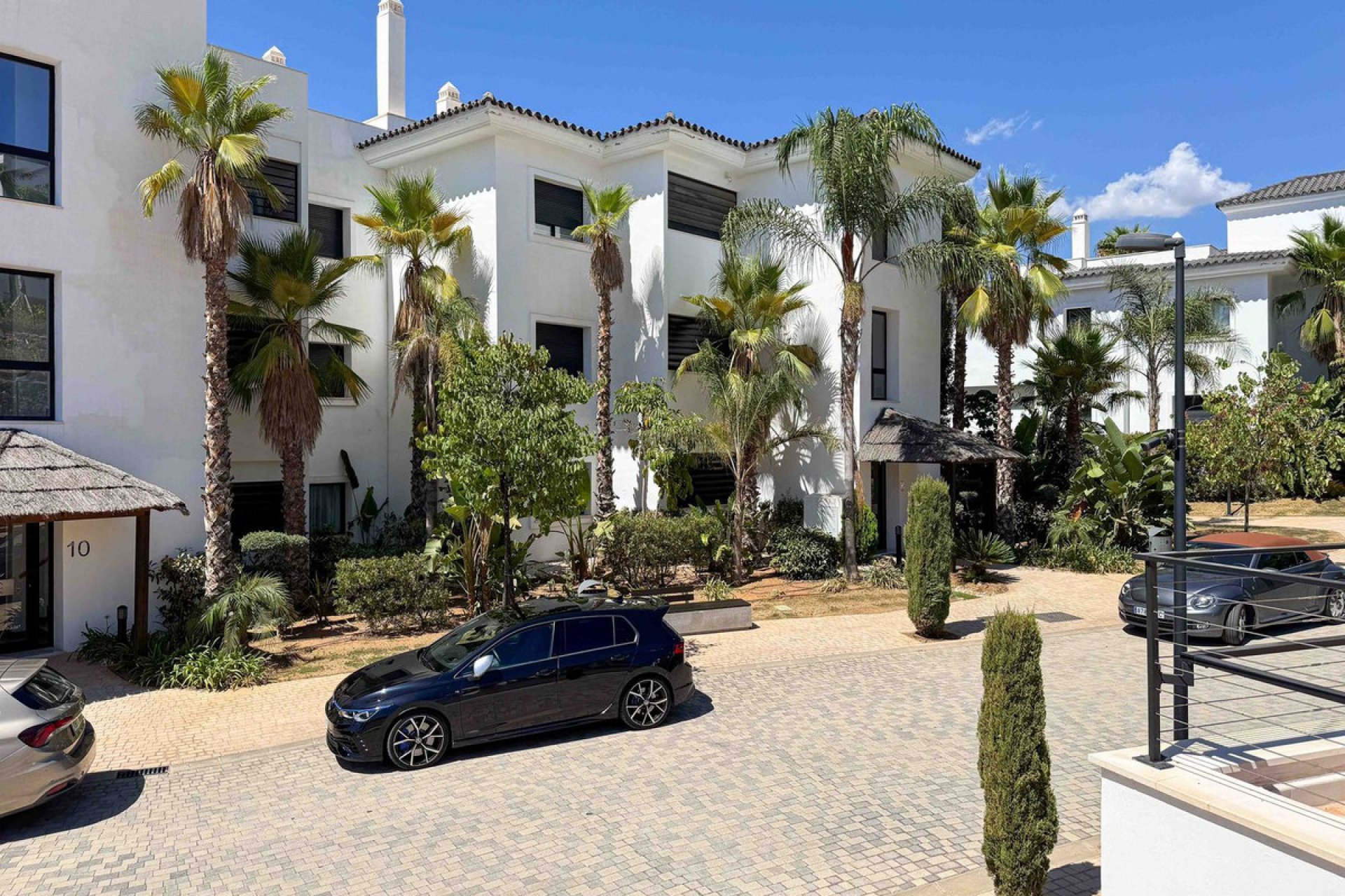 Resale - Apartment - Top Floor Apartment - Estepona - Estepona Centro