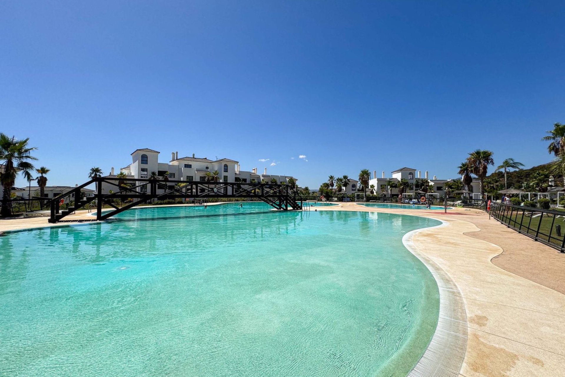 Resale - Apartment - Top Floor Apartment - Estepona - Estepona Centro