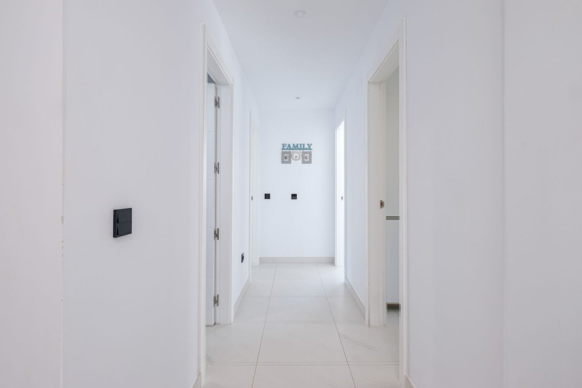 Resale - Apartment - Top Floor Apartment - Estepona - Estepona Centro