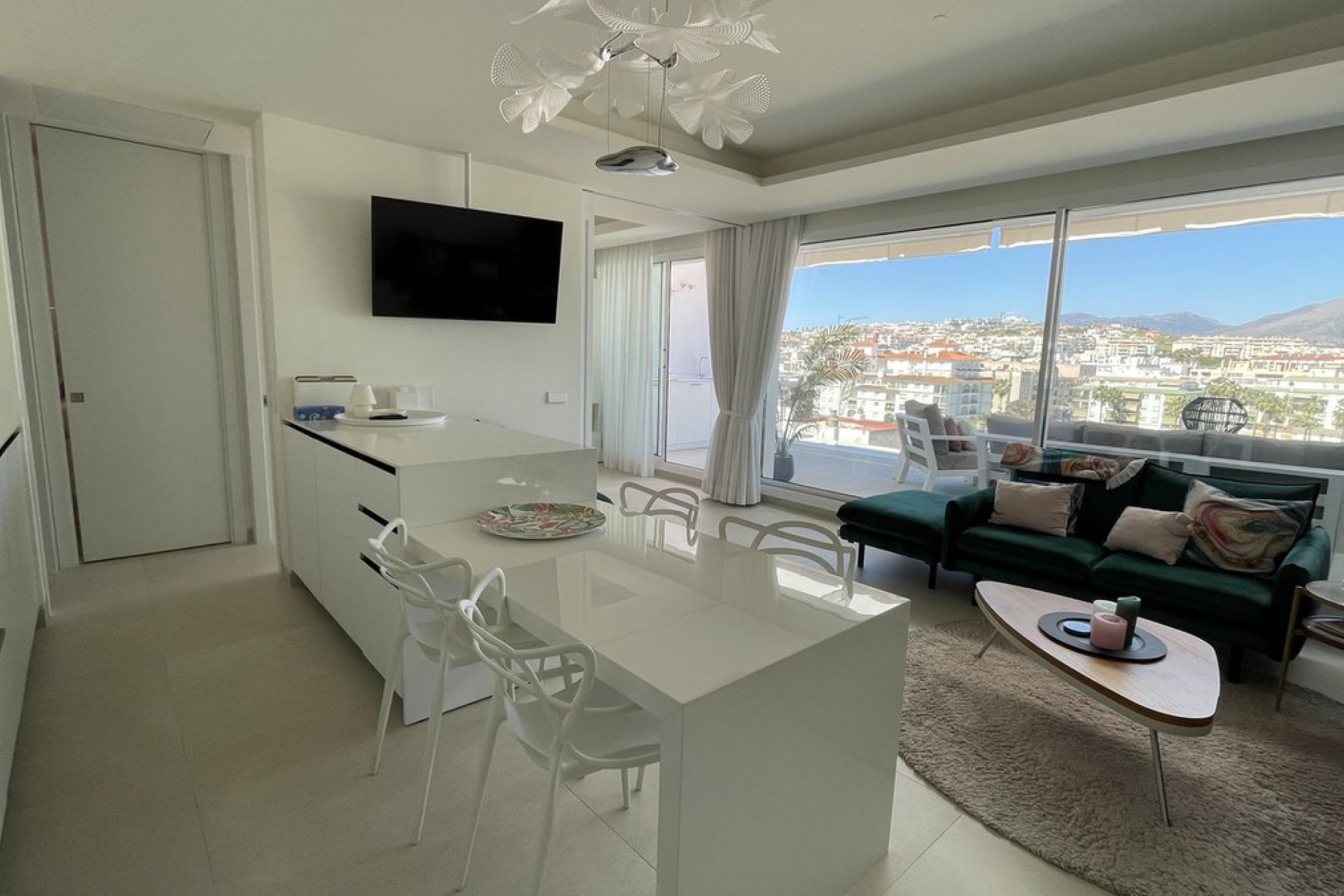 Resale - Apartment - Top Floor Apartment - Estepona - Estepona Centro