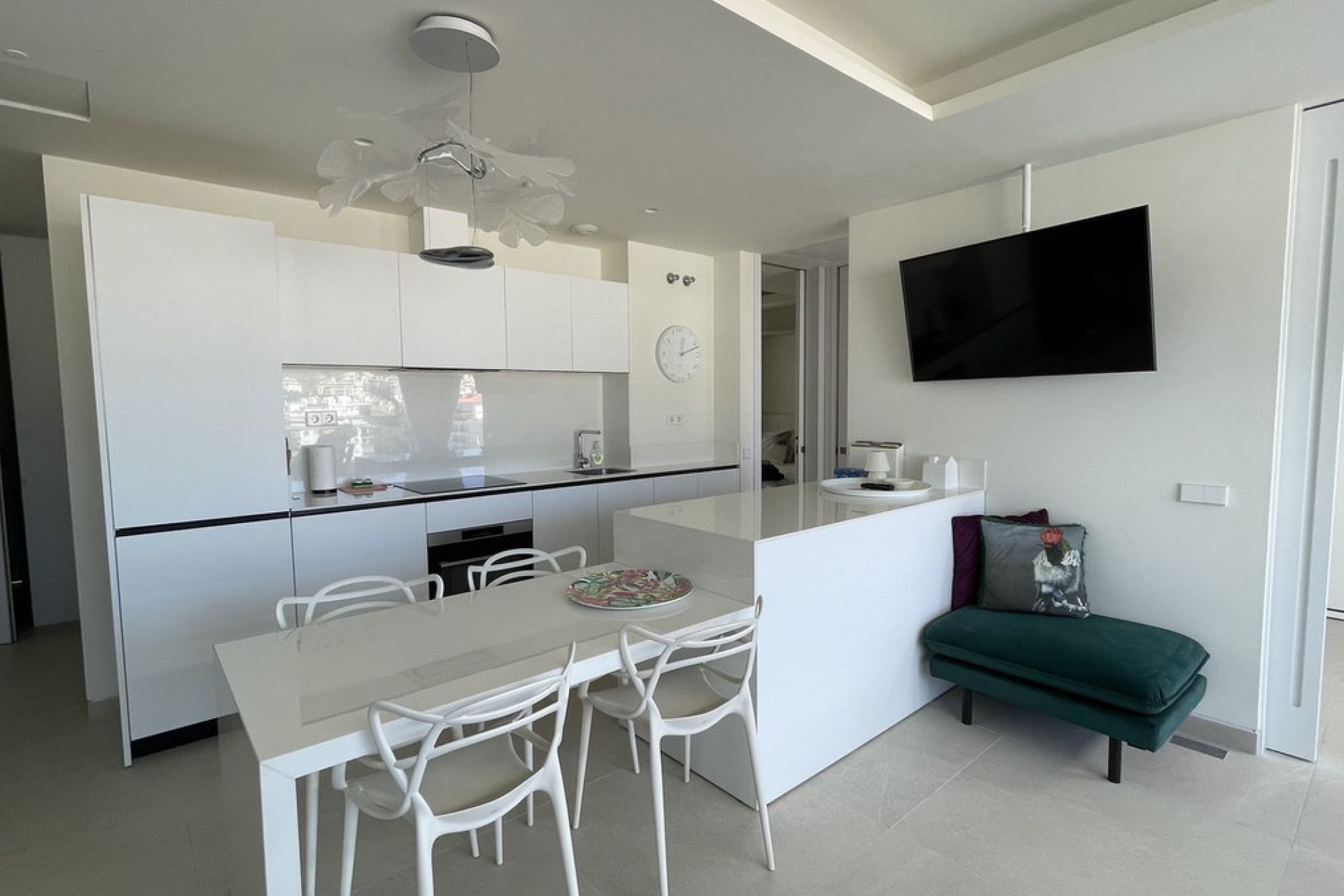 Resale - Apartment - Top Floor Apartment - Estepona - Estepona Centro