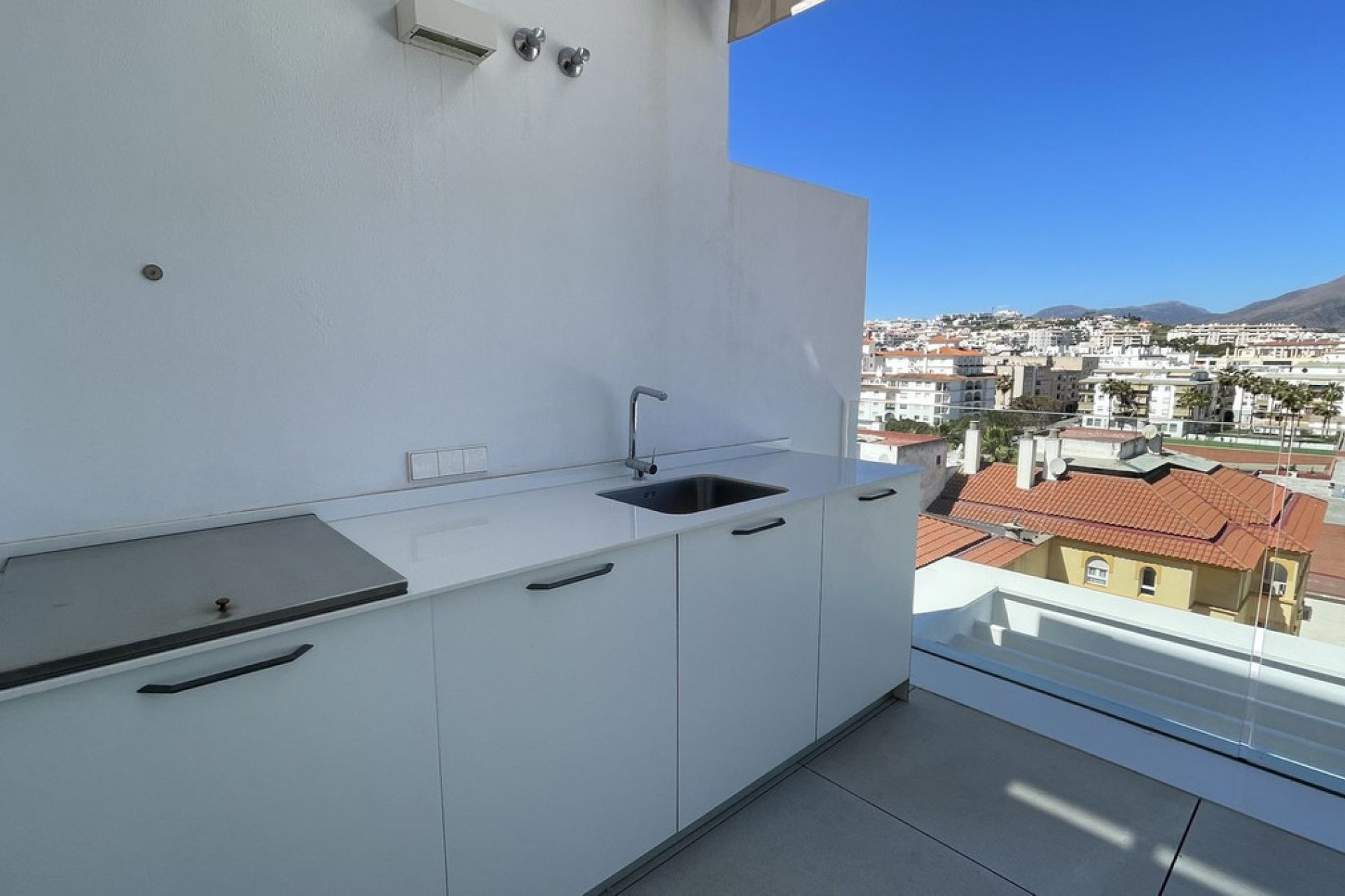 Resale - Apartment - Top Floor Apartment - Estepona - Estepona Centro