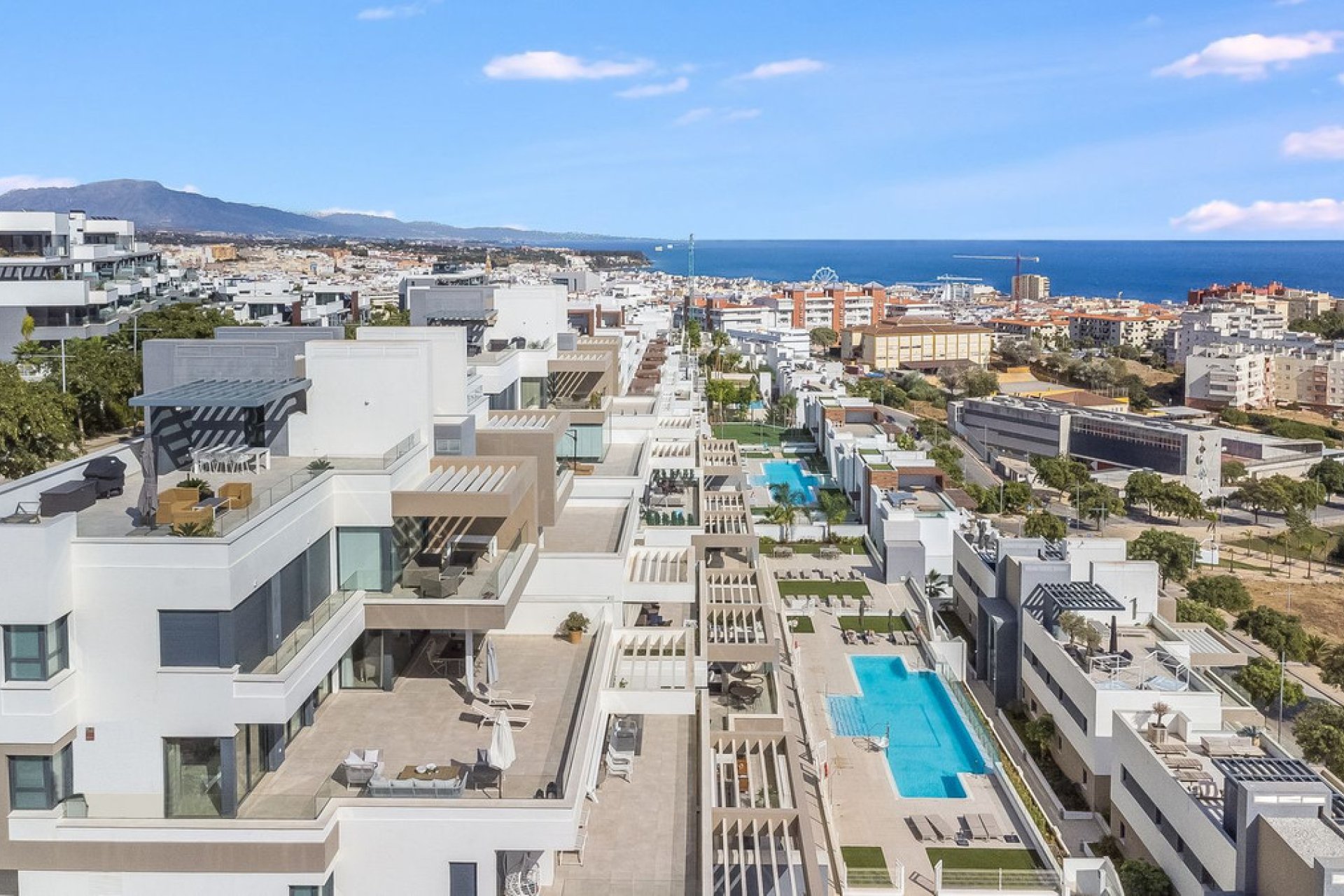 Resale - Apartment - Top Floor Apartment - Estepona - Estepona Centro