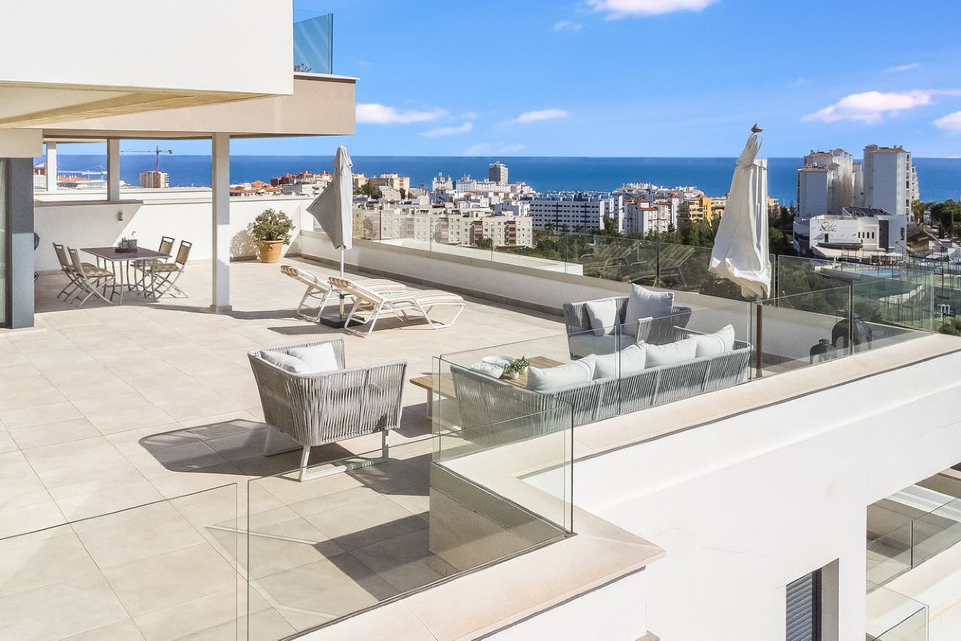 Resale - Apartment - Top Floor Apartment - Estepona - Estepona Centro