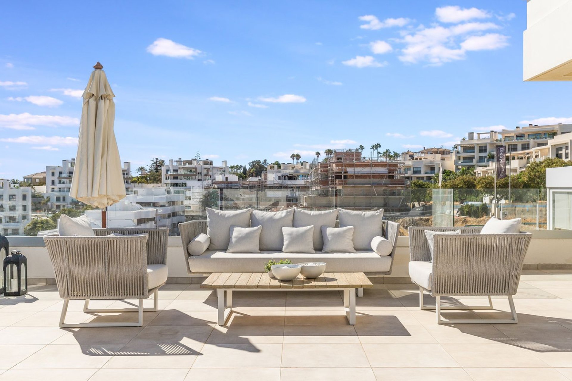 Resale - Apartment - Top Floor Apartment - Estepona - Estepona Centro