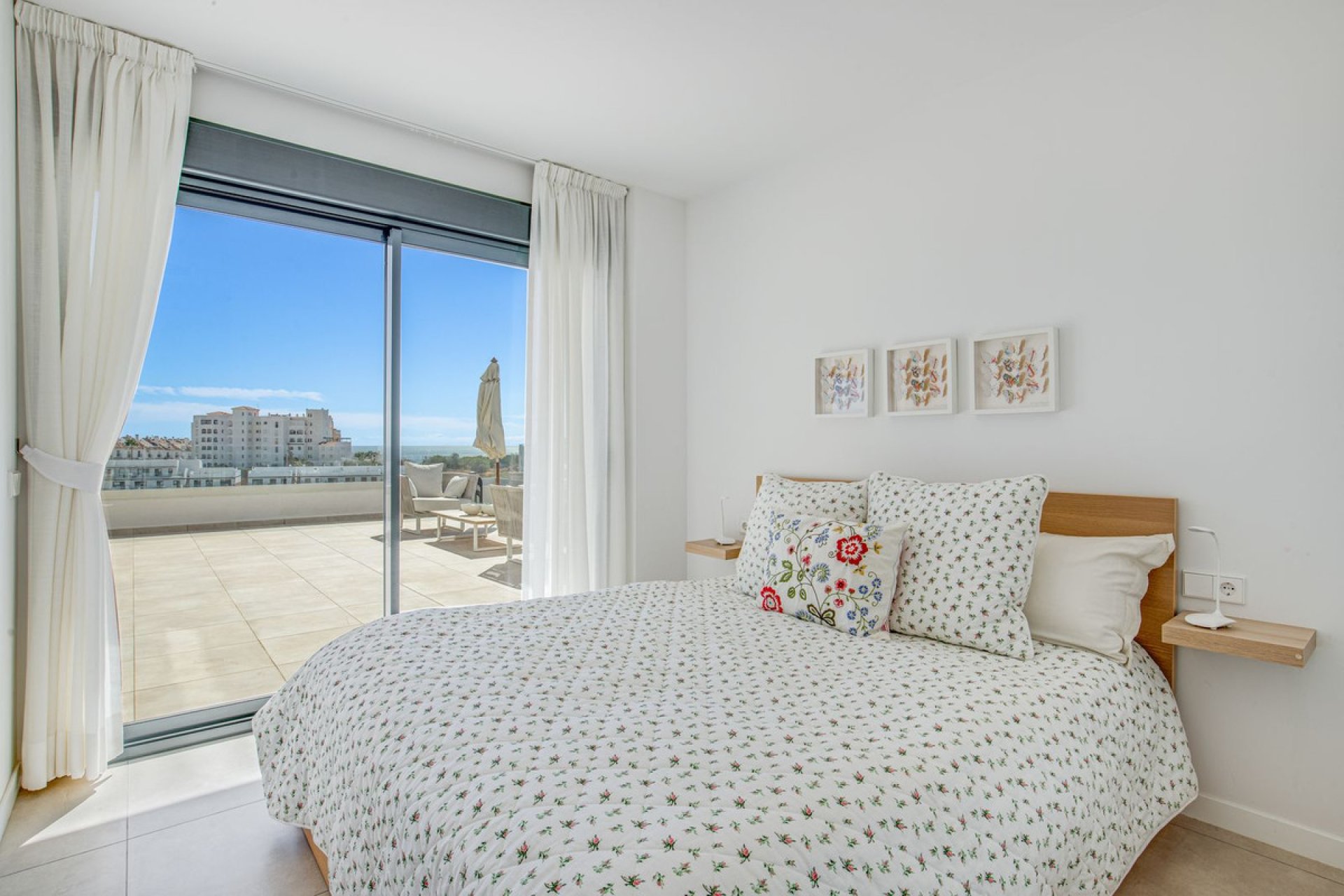 Resale - Apartment - Top Floor Apartment - Estepona - Estepona Centro