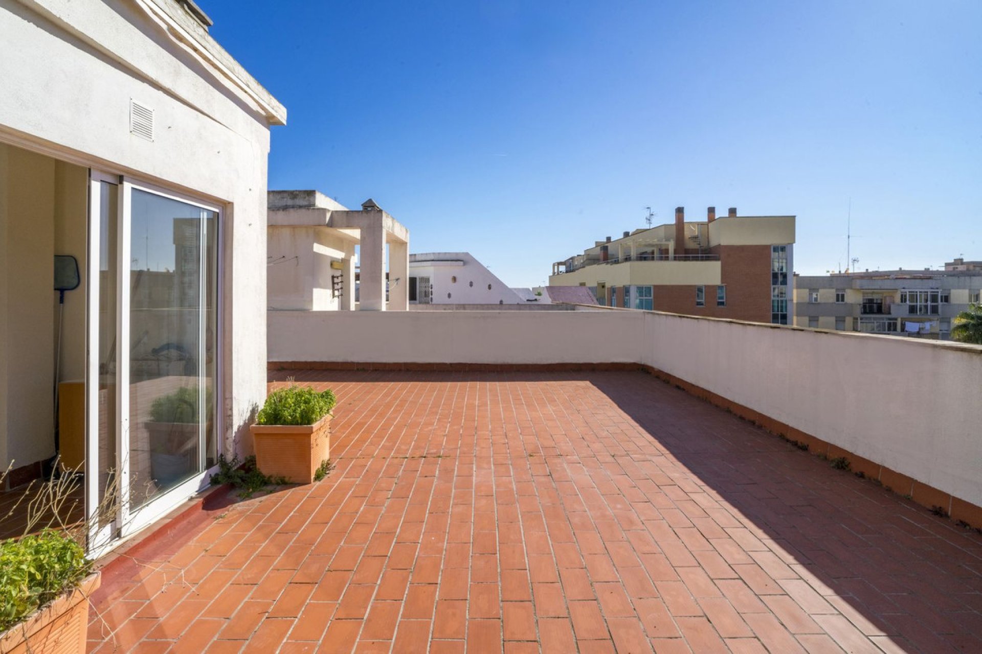 Resale - Apartment - Top Floor Apartment - Estepona - Estepona Centro