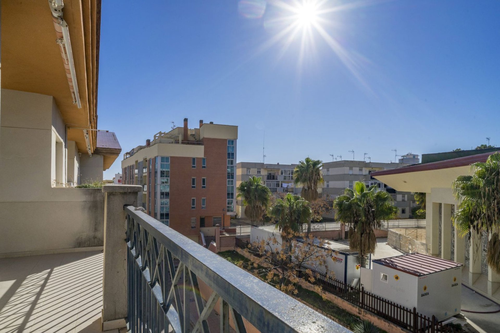 Resale - Apartment - Top Floor Apartment - Estepona - Estepona Centro