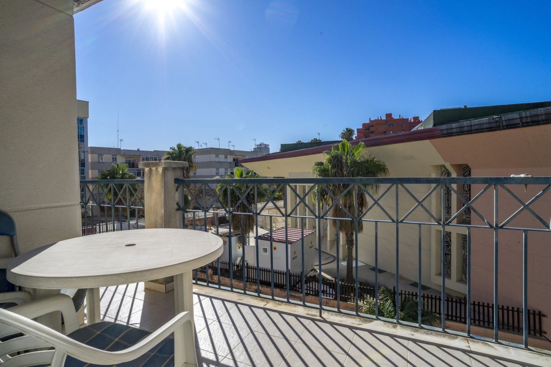 Resale - Apartment - Top Floor Apartment - Estepona - Estepona Centro