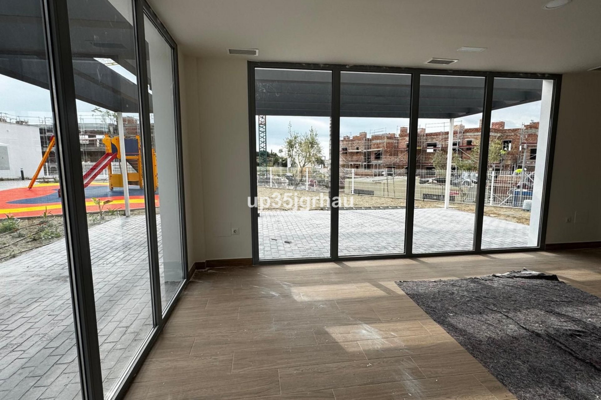 Resale - Apartment - Top Floor Apartment - Estepona - Estepona Centro