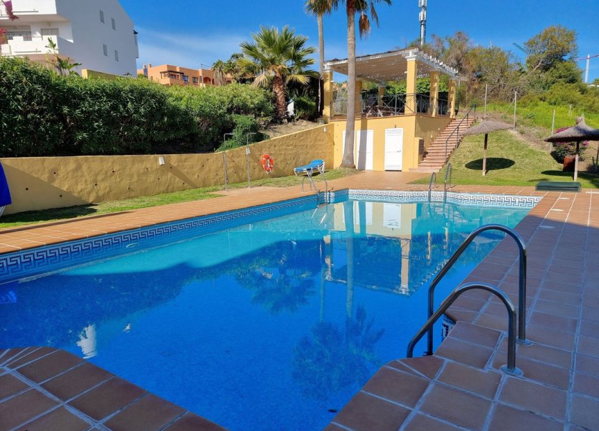 Resale - Apartment - Top Floor Apartment - Estepona - Estepona Centro