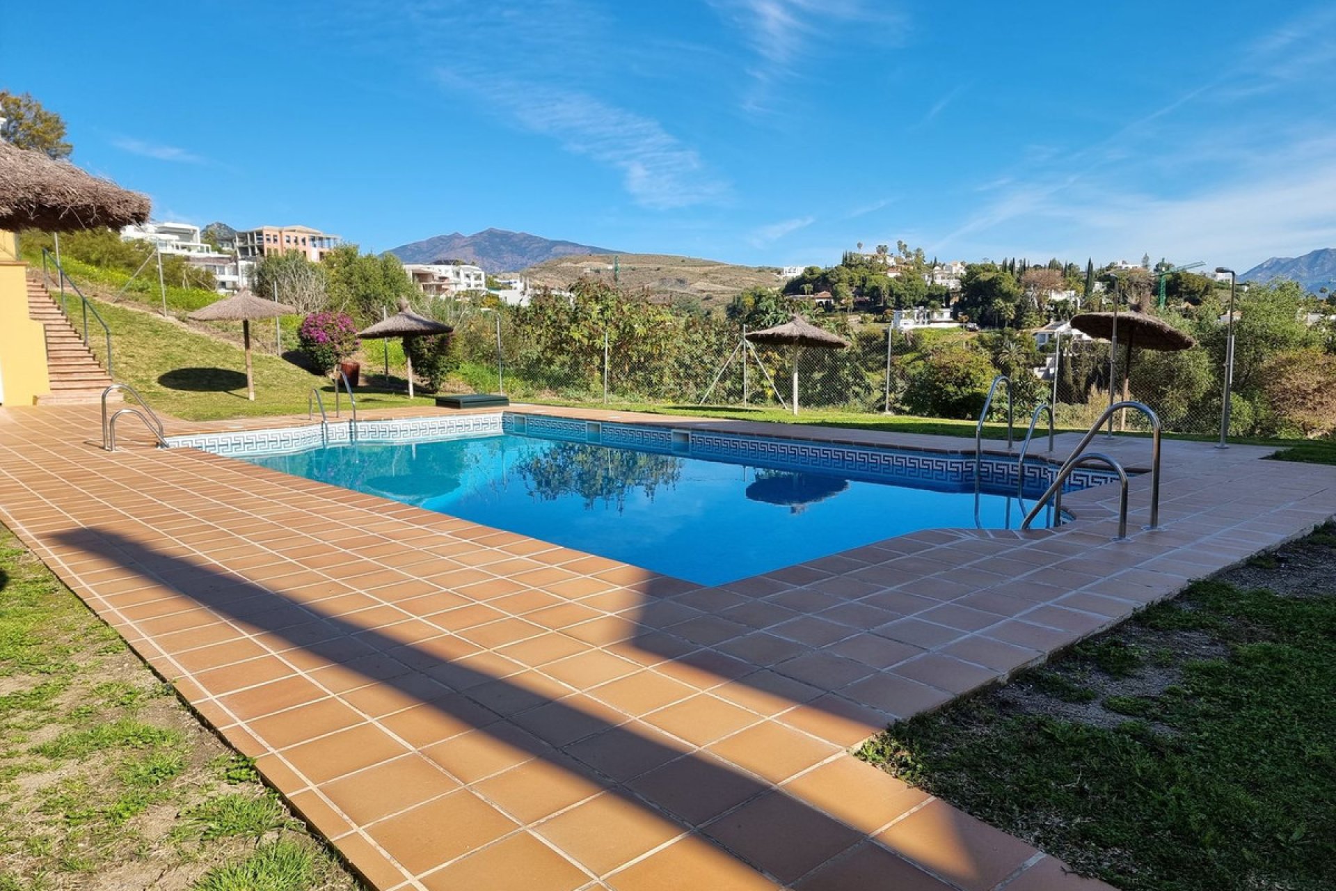Resale - Apartment - Top Floor Apartment - Estepona - Estepona Centro