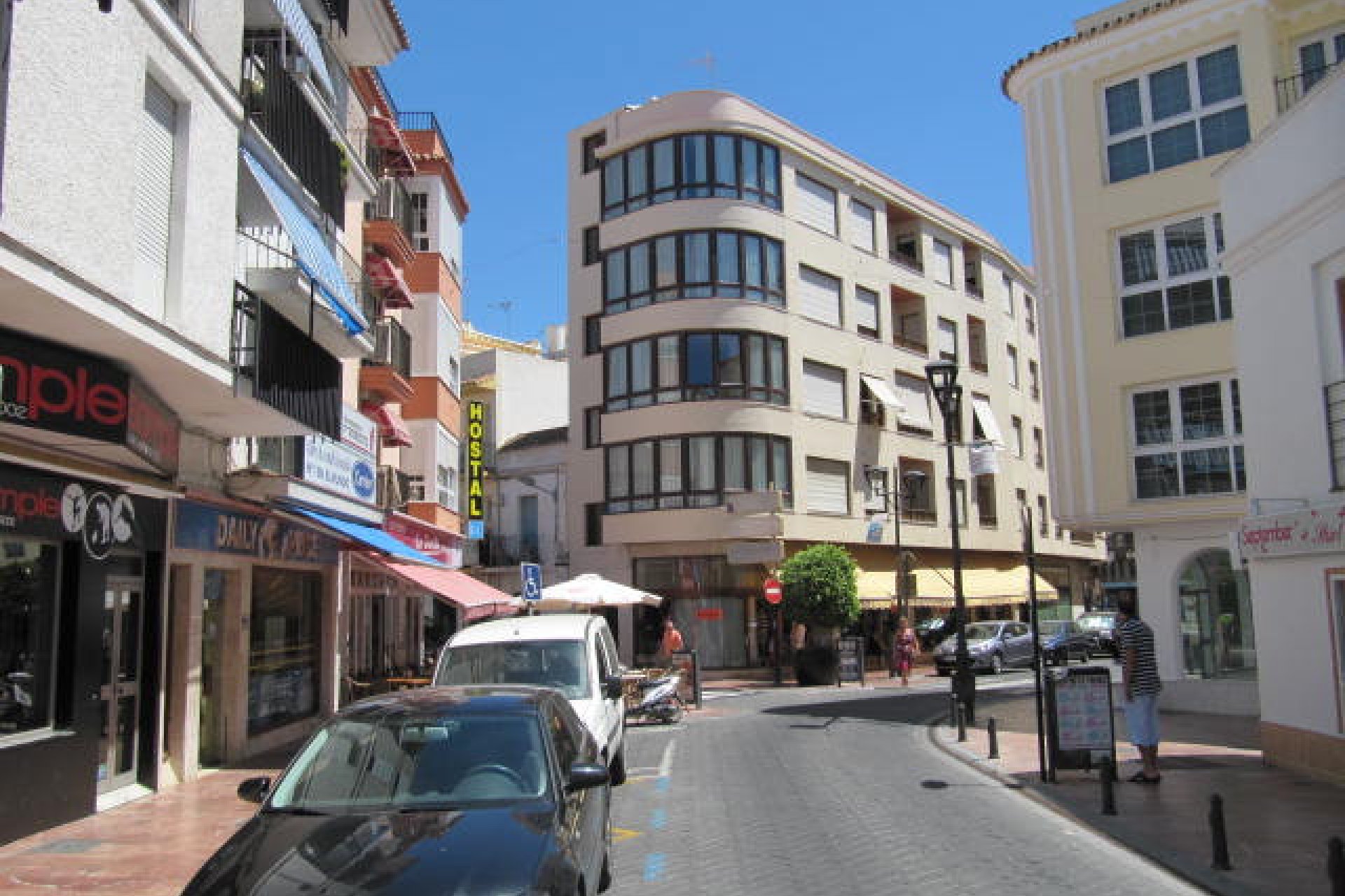 Resale - Apartment - Top Floor Apartment - Estepona - Estepona Centro