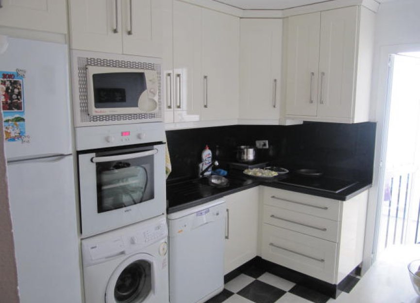 Resale - Apartment - Top Floor Apartment - Estepona - Estepona Centro