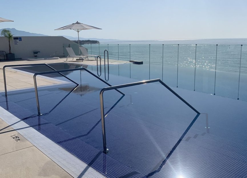 Resale - Apartment - Top Floor Apartment - Estepona - Estepona Centro