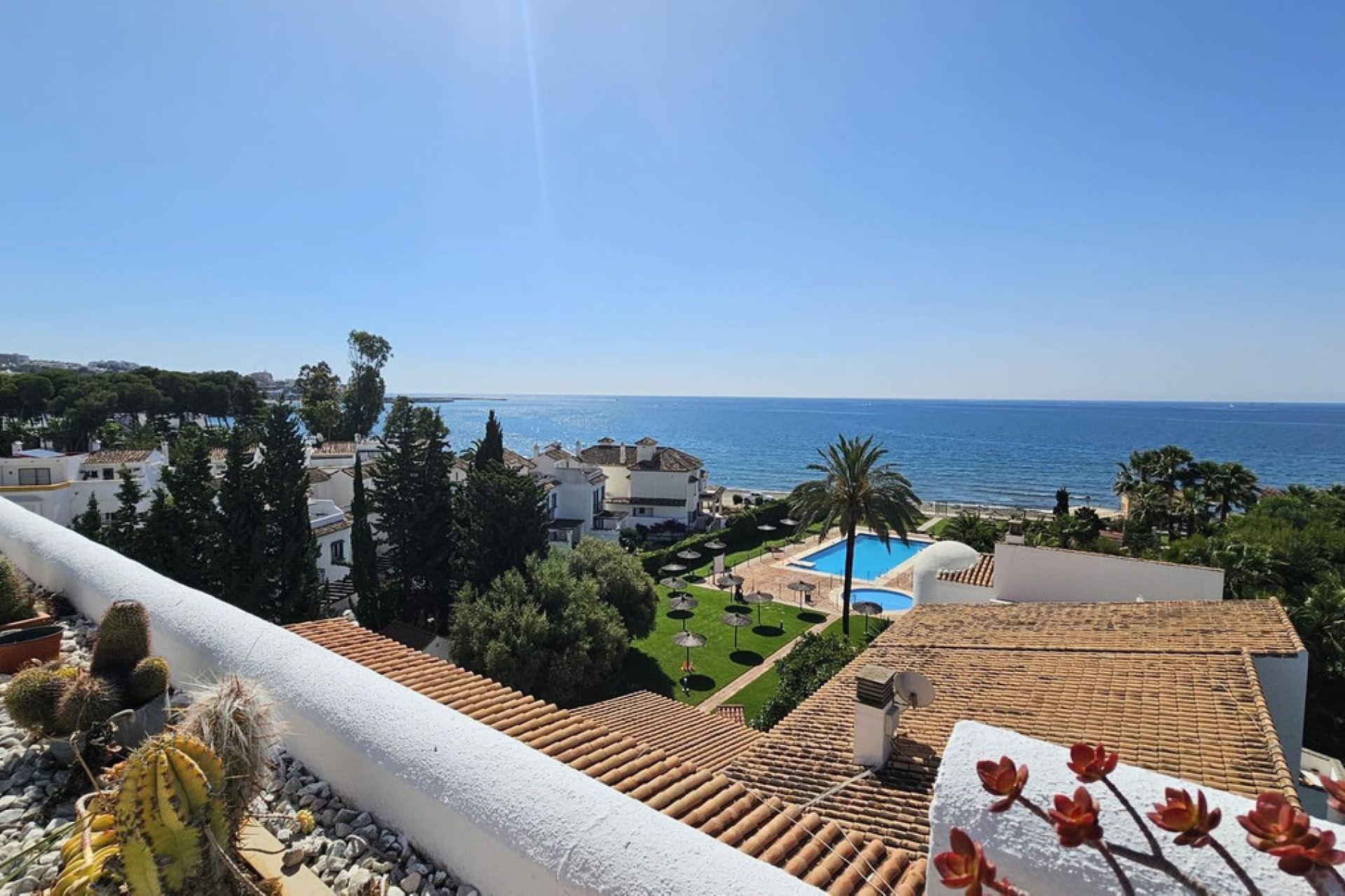 Resale - Apartment - Top Floor Apartment - Estepona - Estepona Centro
