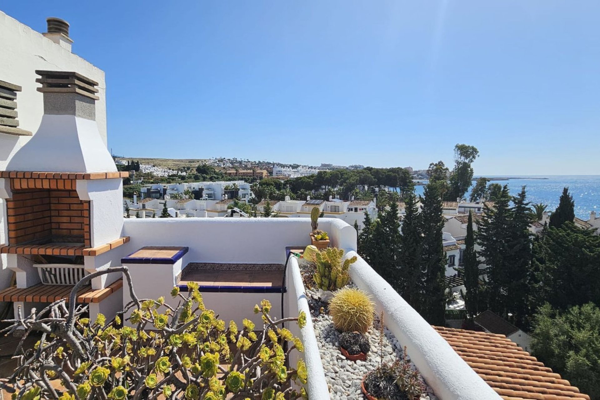 Resale - Apartment - Top Floor Apartment - Estepona - Estepona Centro
