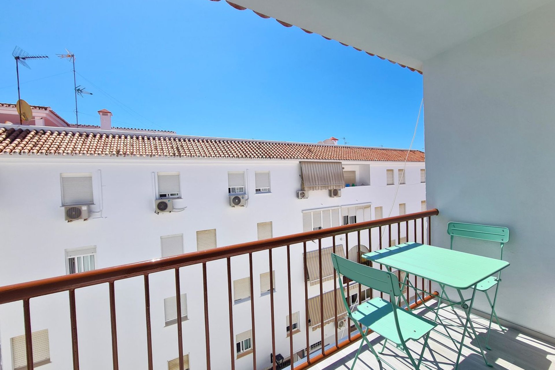 Resale - Apartment - Top Floor Apartment - Estepona - Estepona Centro