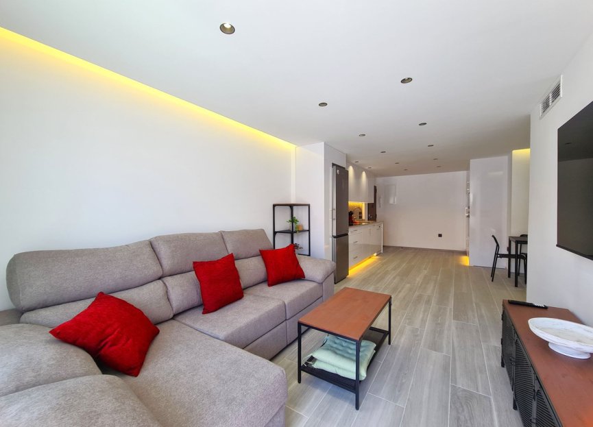 Resale - Apartment - Top Floor Apartment - Estepona - Estepona Centro