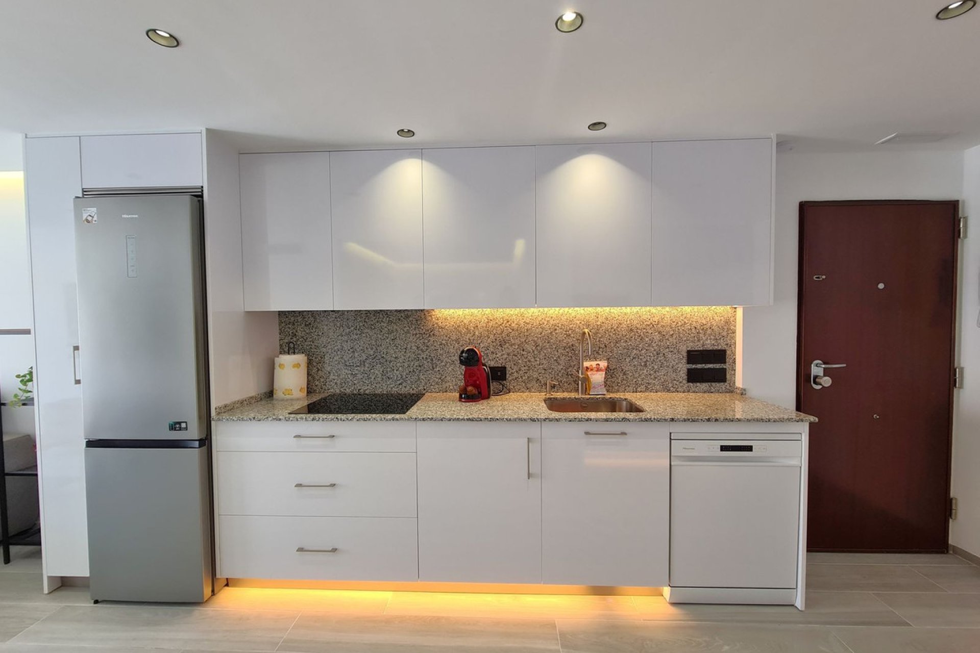 Resale - Apartment - Top Floor Apartment - Estepona - Estepona Centro