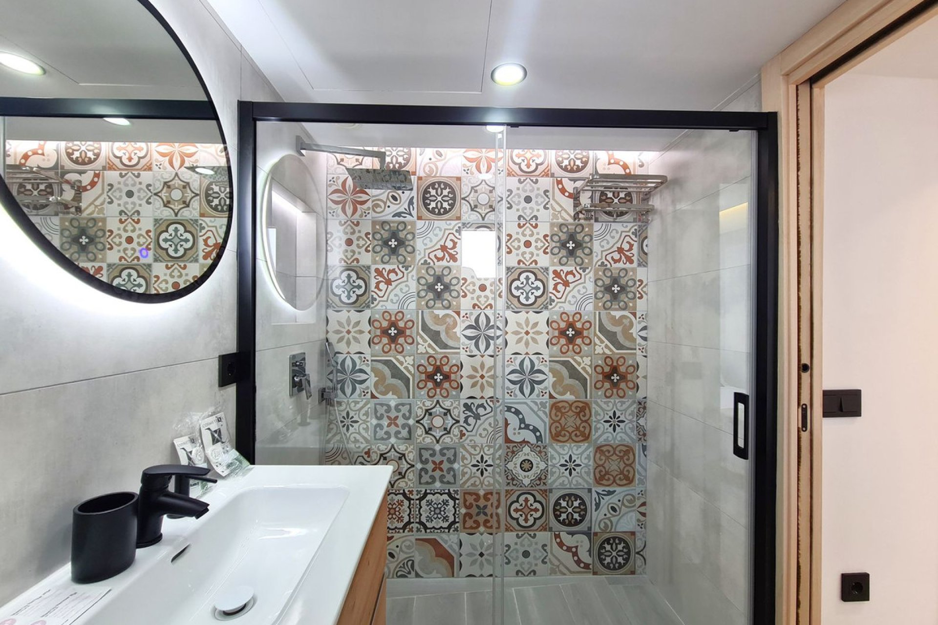 Resale - Apartment - Top Floor Apartment - Estepona - Estepona Centro