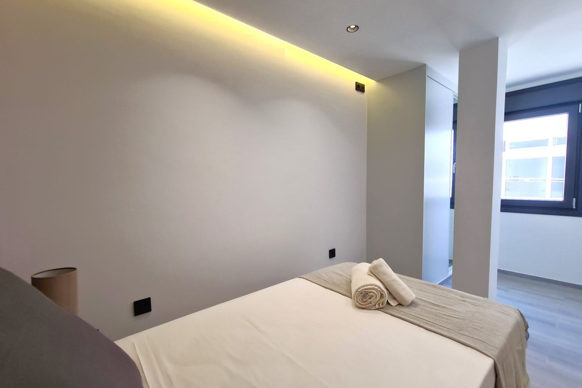 Resale - Apartment - Top Floor Apartment - Estepona - Estepona Centro