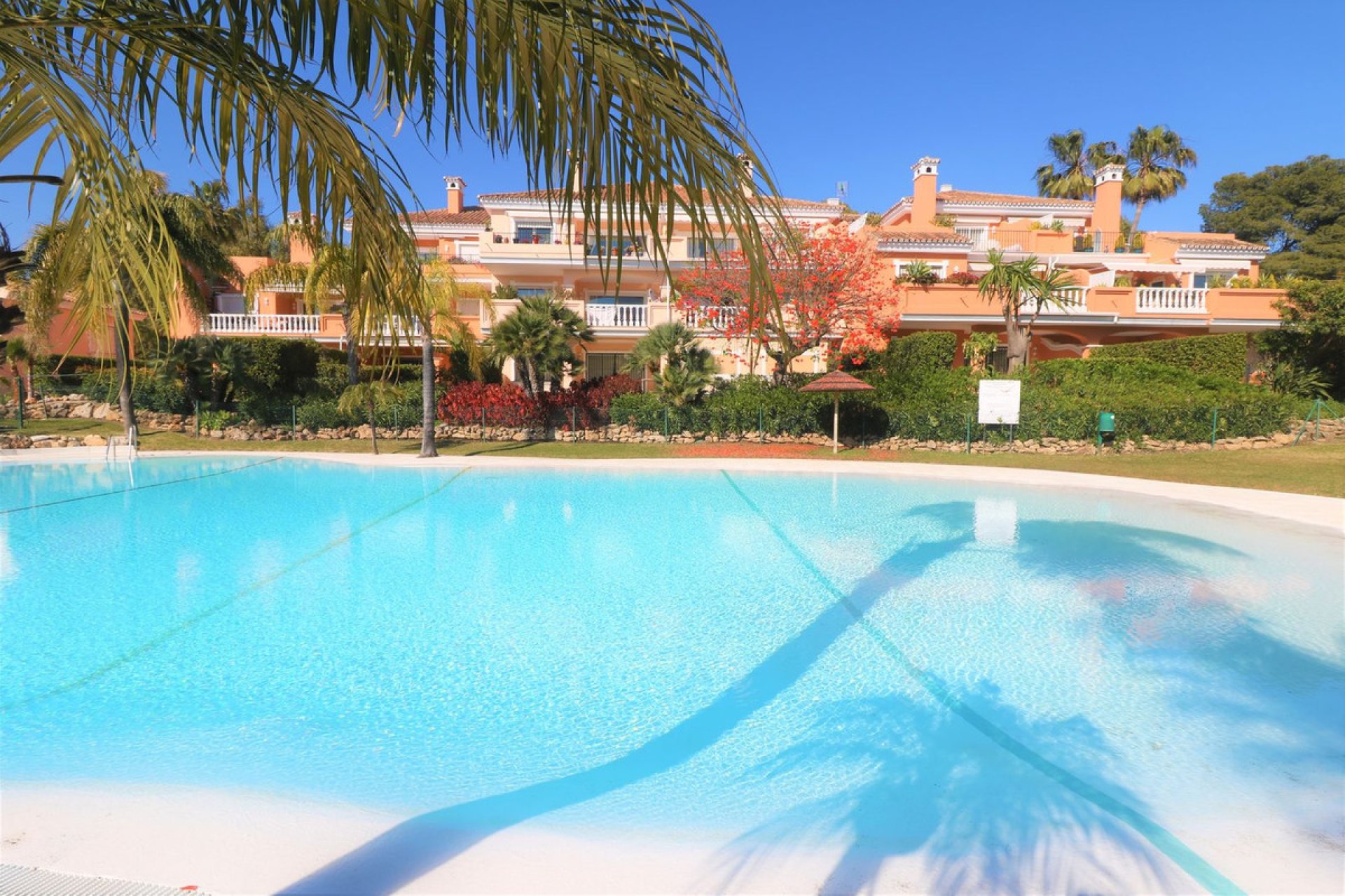 Resale - Apartment - Top Floor Apartment - Estepona - New Golden Mile