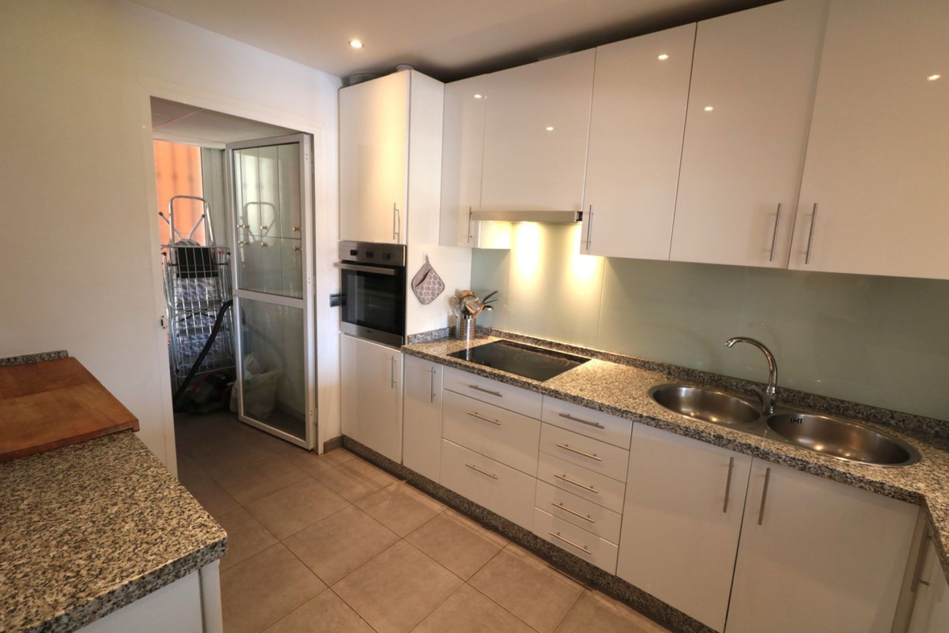 Resale - Apartment - Top Floor Apartment - Estepona - New Golden Mile