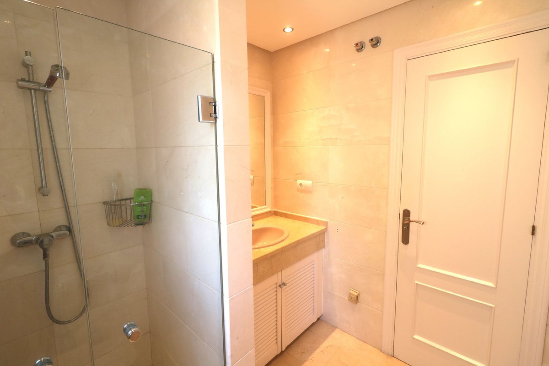 Resale - Apartment - Top Floor Apartment - Estepona - New Golden Mile