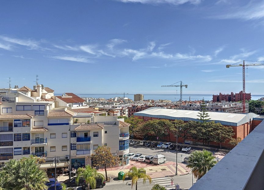 Resale - Apartment - Top Floor Apartment - Estepona