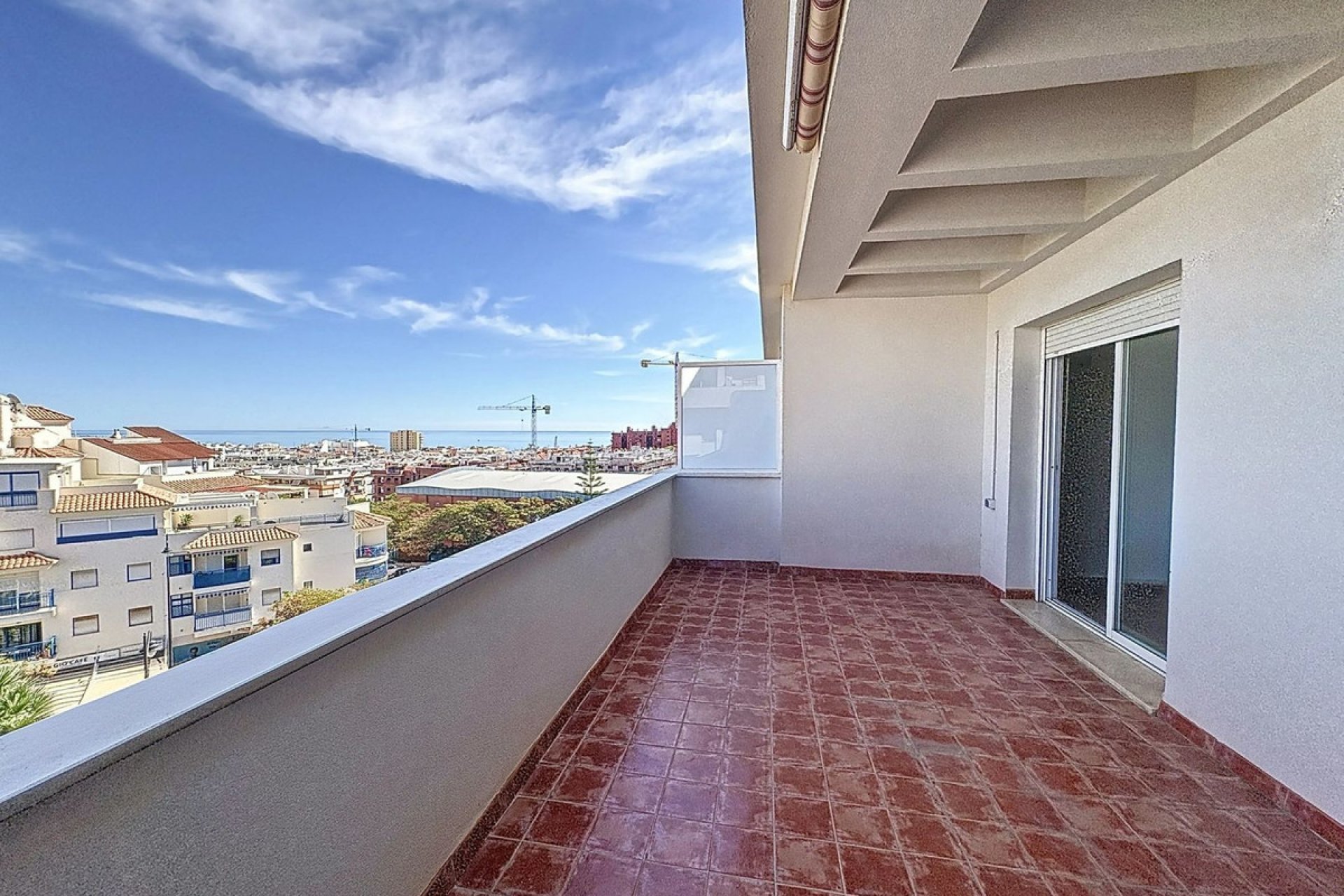 Resale - Apartment - Top Floor Apartment - Estepona