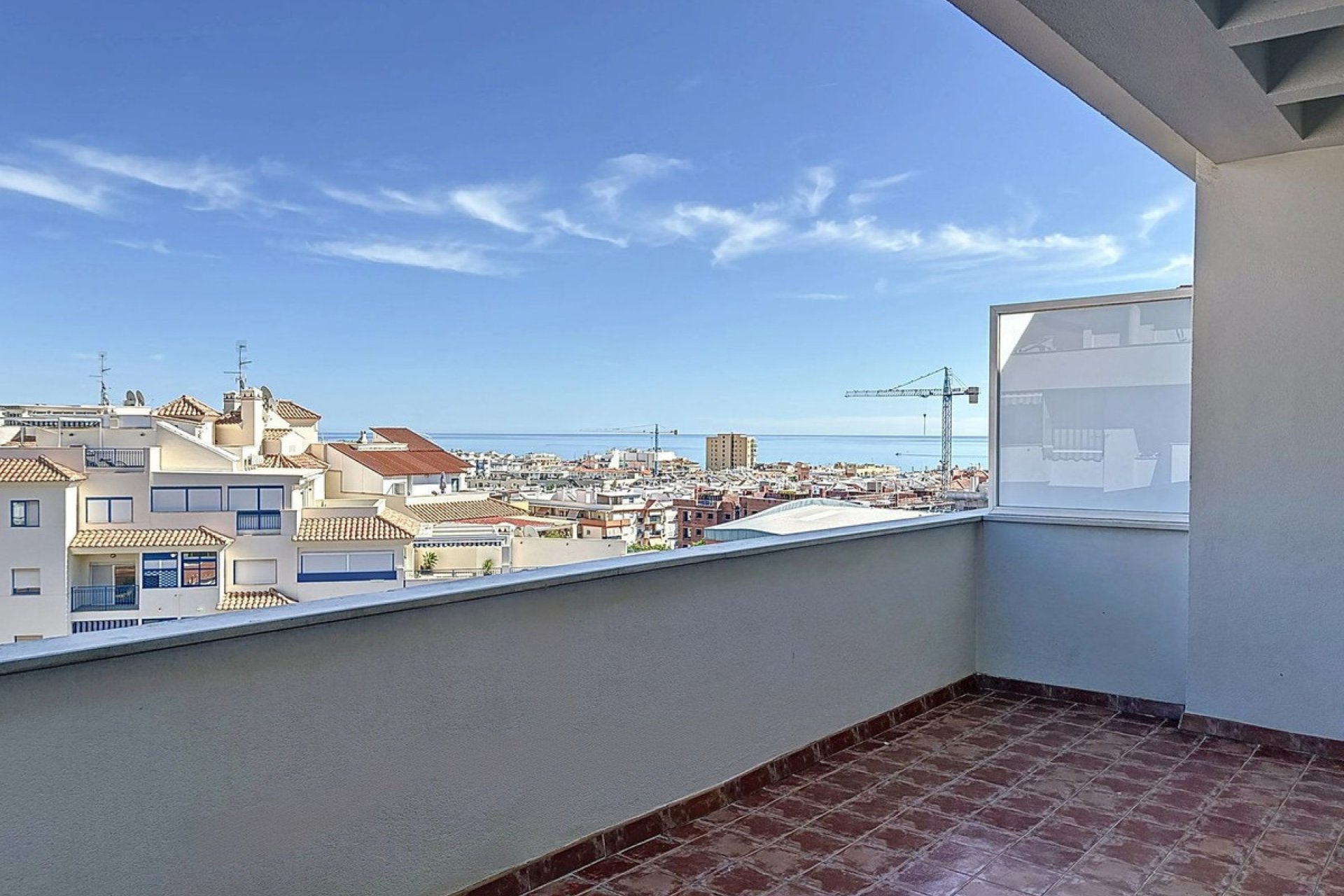 Resale - Apartment - Top Floor Apartment - Estepona