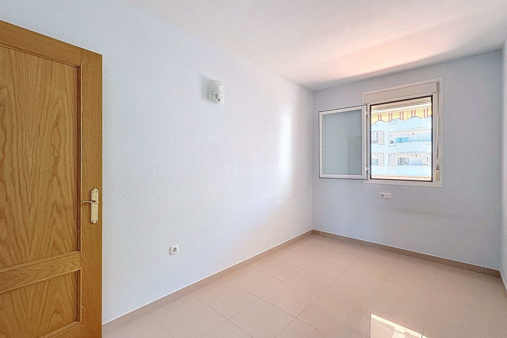 Resale - Apartment - Top Floor Apartment - Estepona