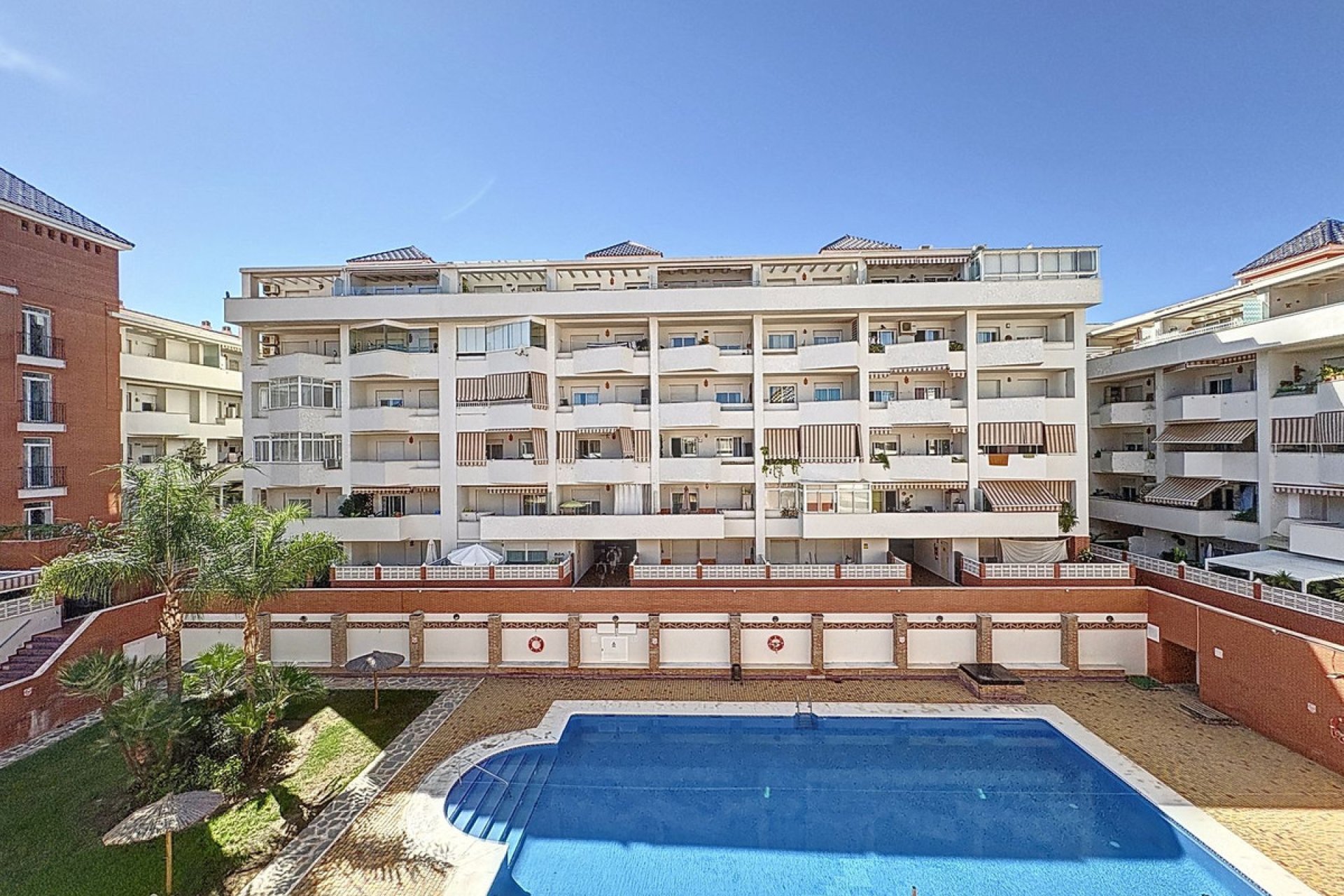 Resale - Apartment - Top Floor Apartment - Estepona