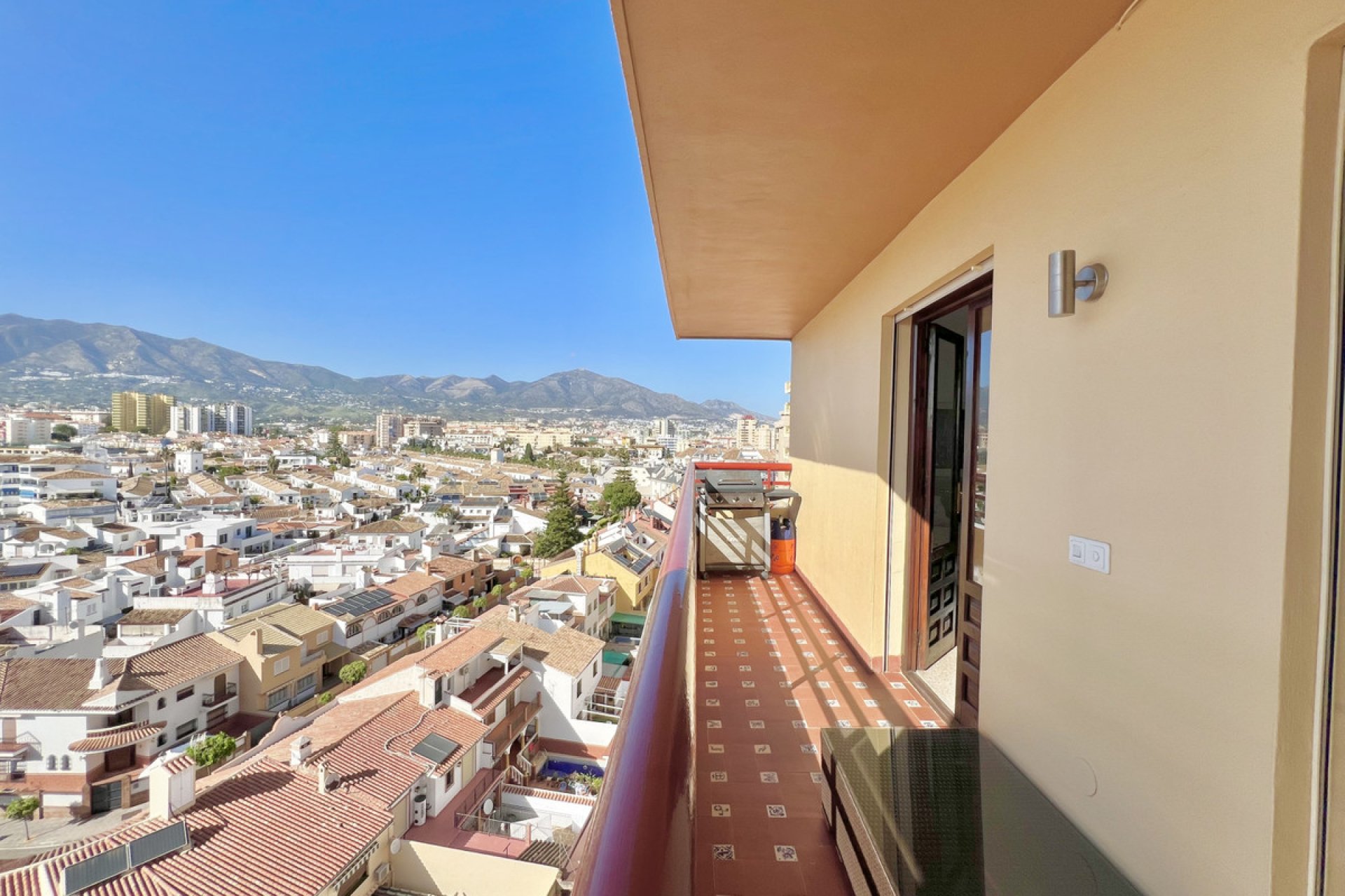 Resale - Apartment - Top Floor Apartment - Fuengirola - Fuengirola Centro