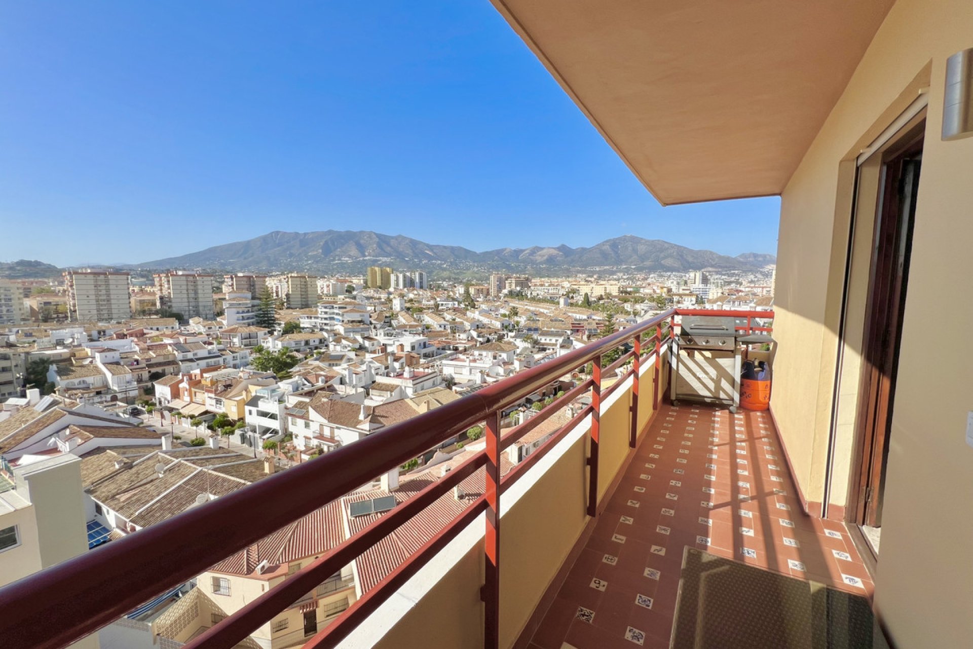 Resale - Apartment - Top Floor Apartment - Fuengirola - Fuengirola Centro