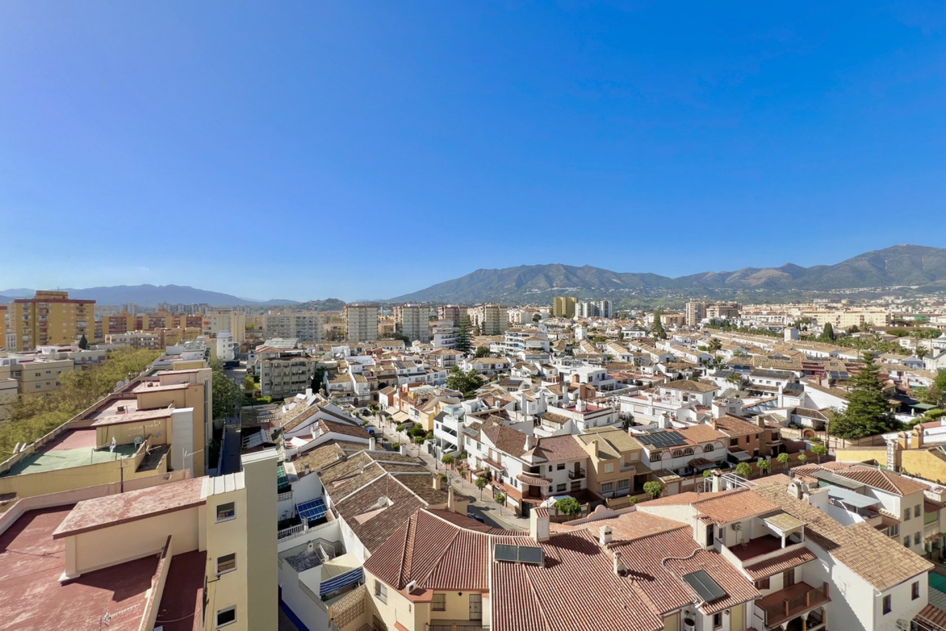 Resale - Apartment - Top Floor Apartment - Fuengirola - Fuengirola Centro