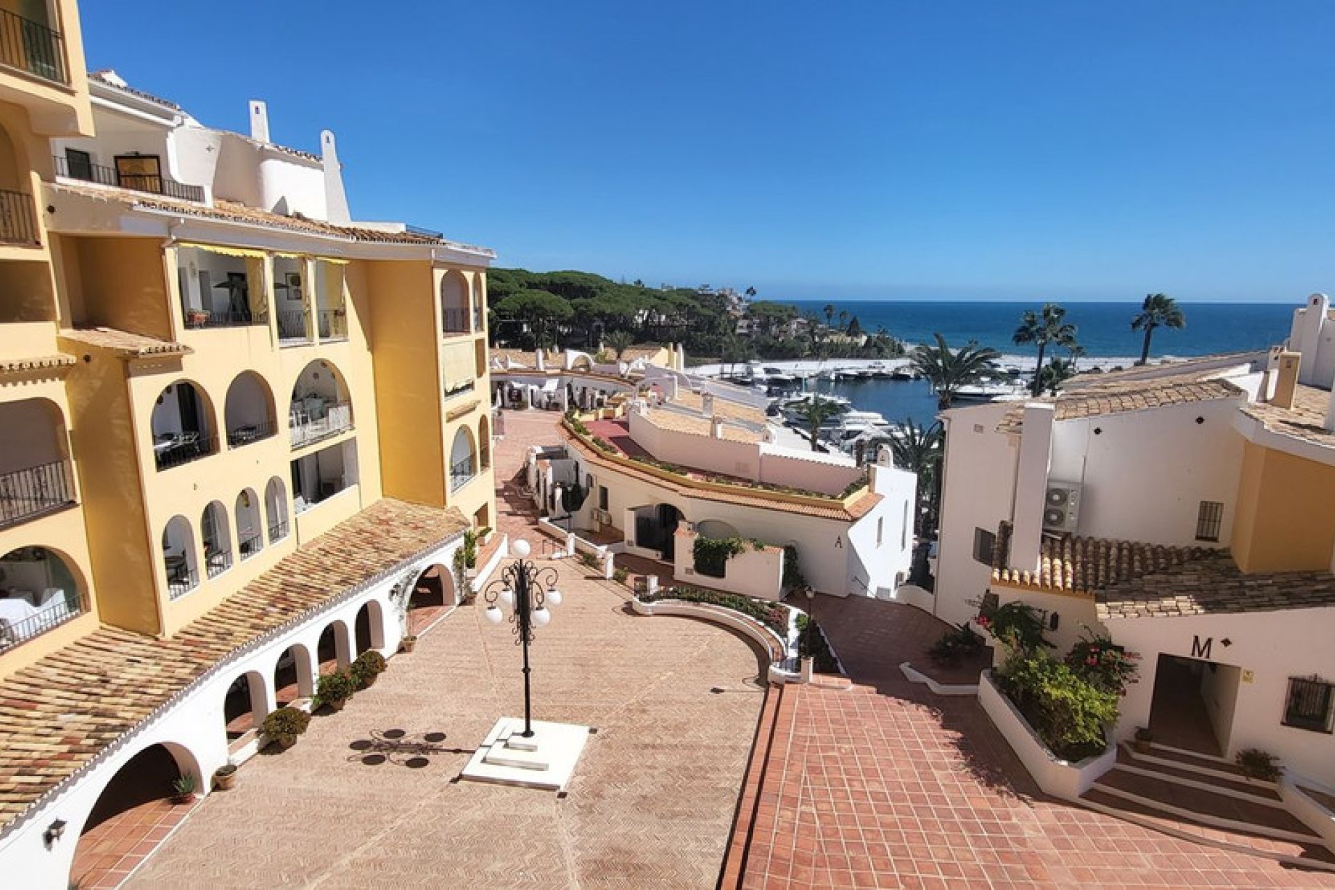 Resale - Apartment - Top Floor Apartment - Marbella - Cabopino