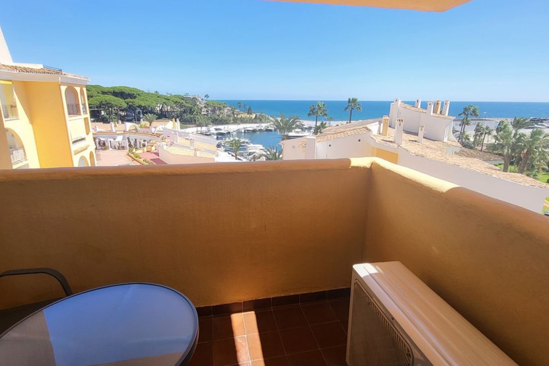 Resale - Apartment - Top Floor Apartment - Marbella - Cabopino