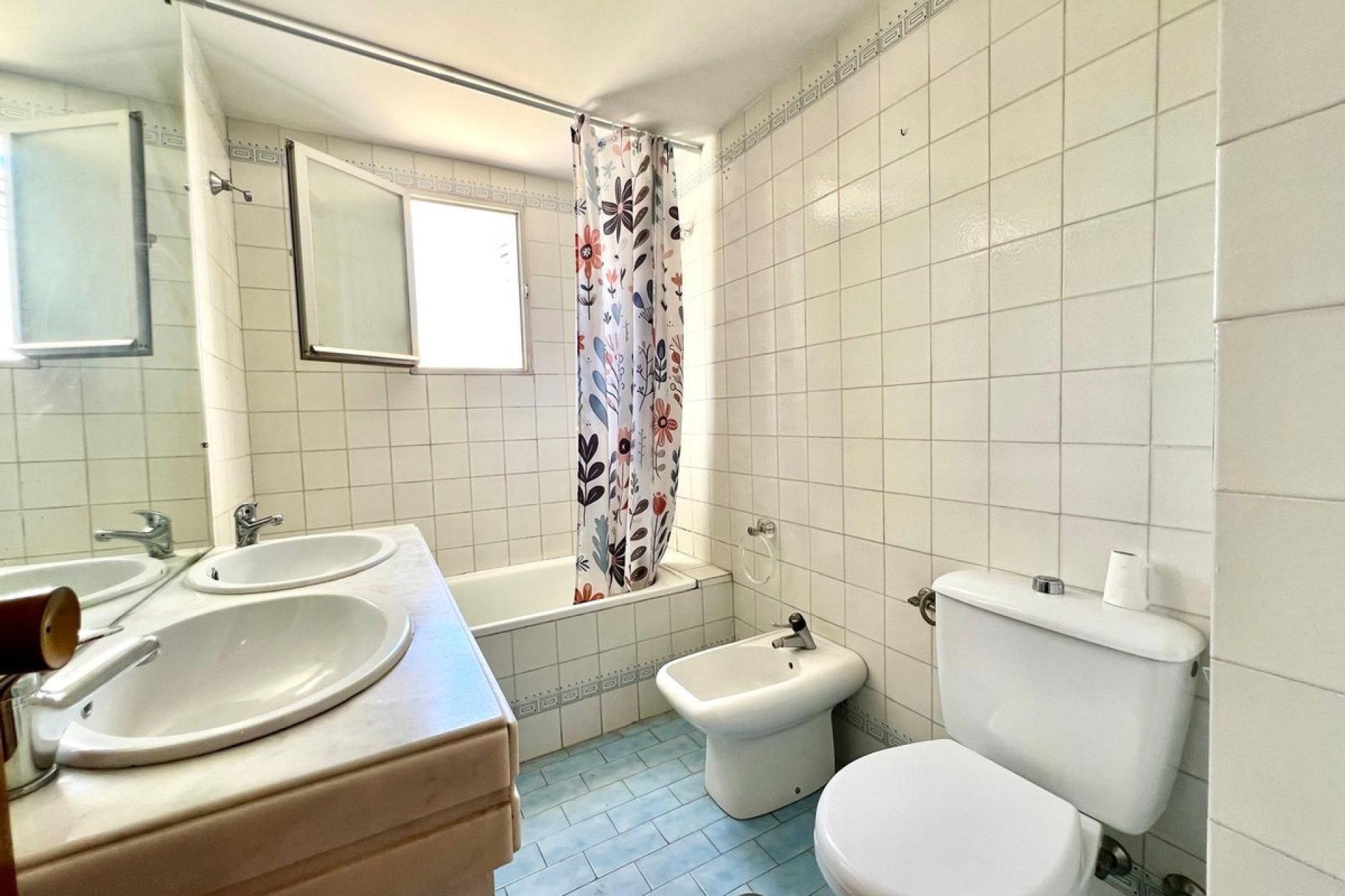 Resale - Apartment - Top Floor Apartment - Marbella - Elviria