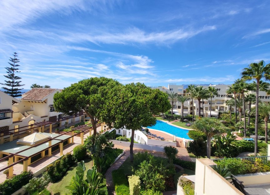 Resale - Apartment - Top Floor Apartment - Marbella - Elviria