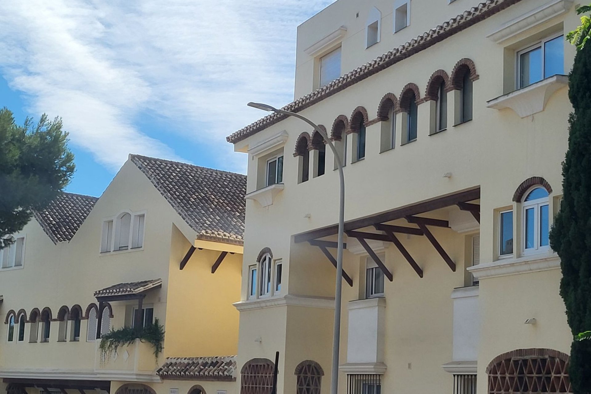 Resale - Apartment - Top Floor Apartment - Marbella - Elviria