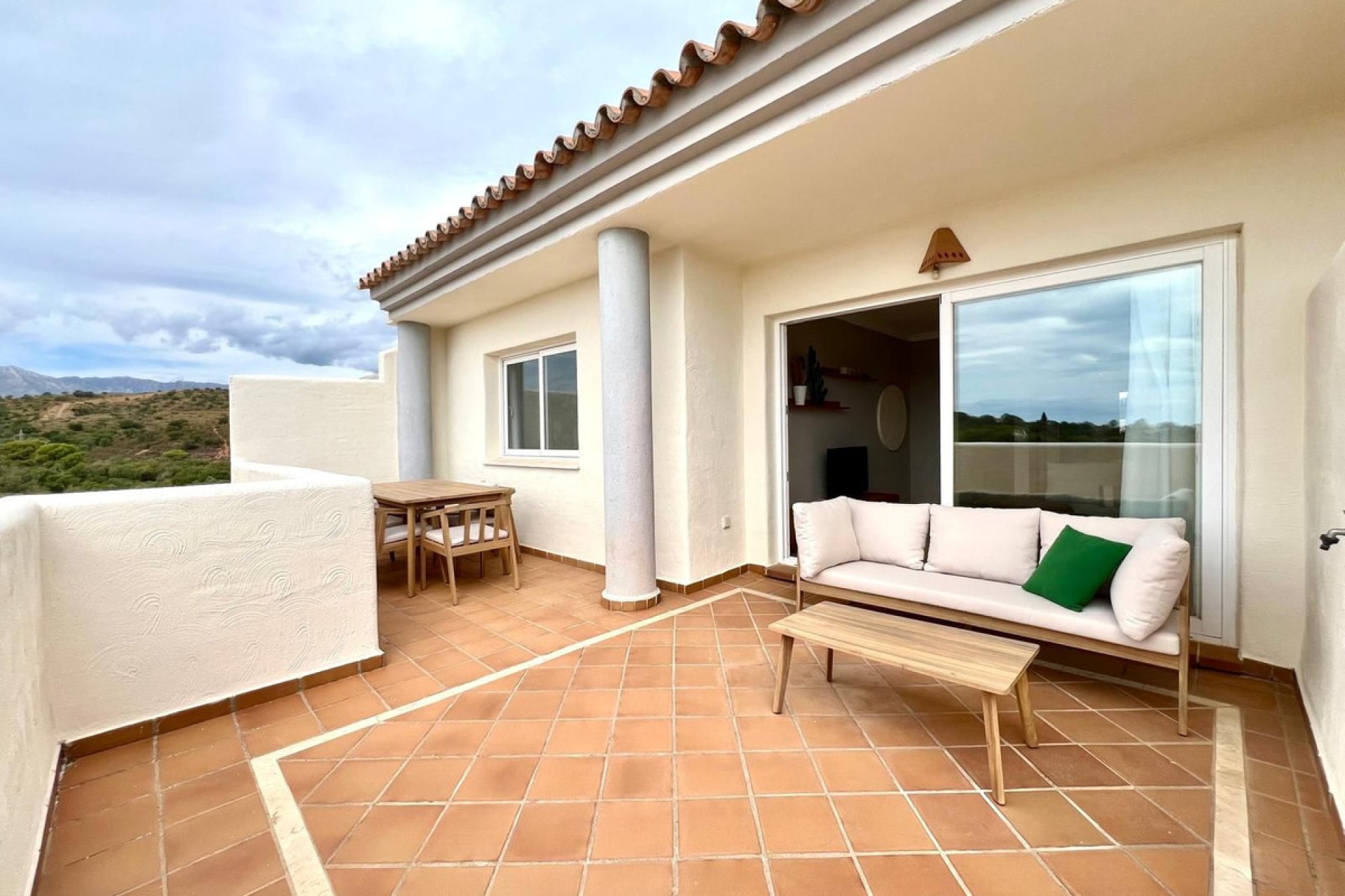 Resale - Apartment - Top Floor Apartment - Marbella - Elviria