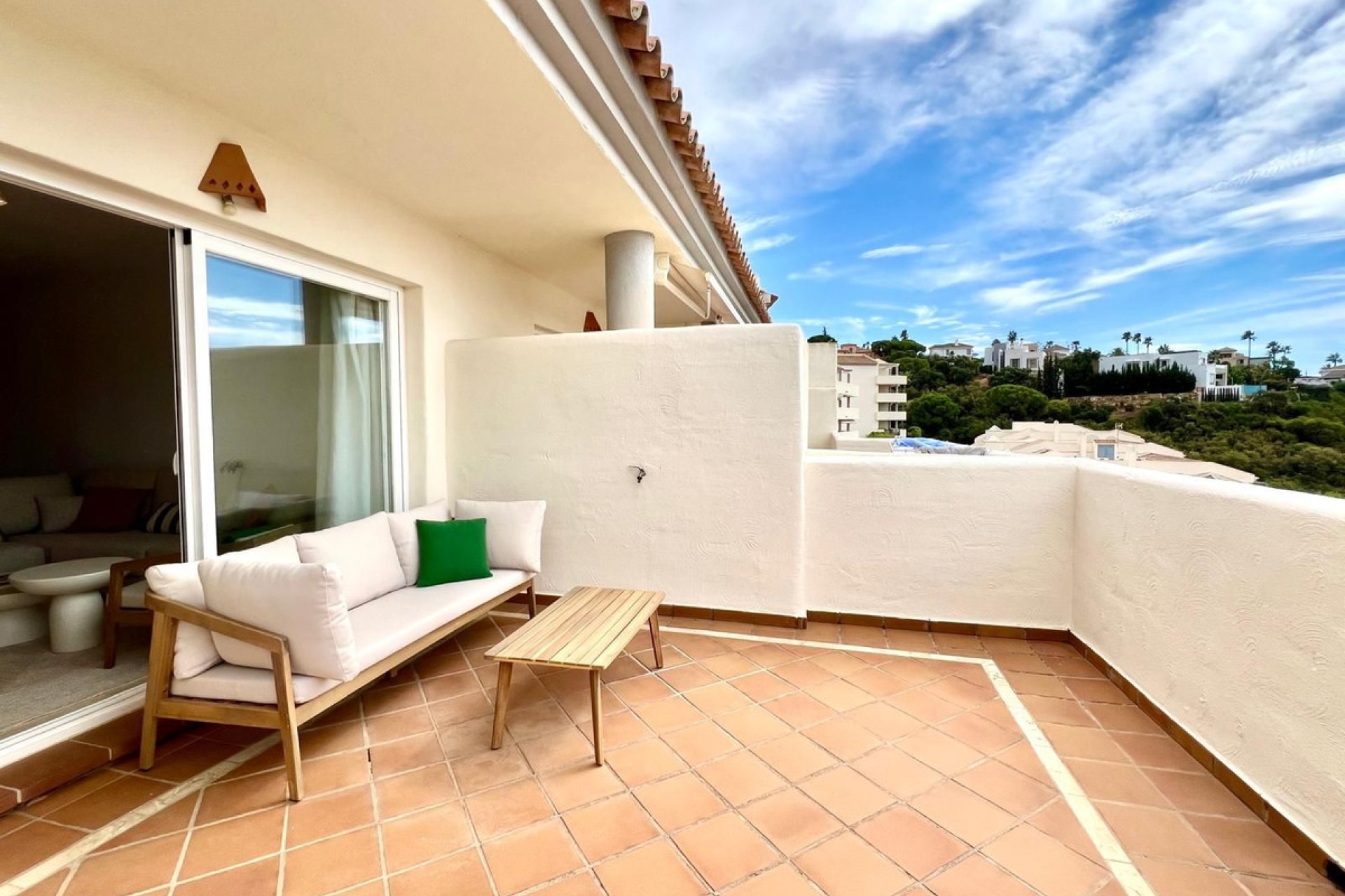 Resale - Apartment - Top Floor Apartment - Marbella - Elviria