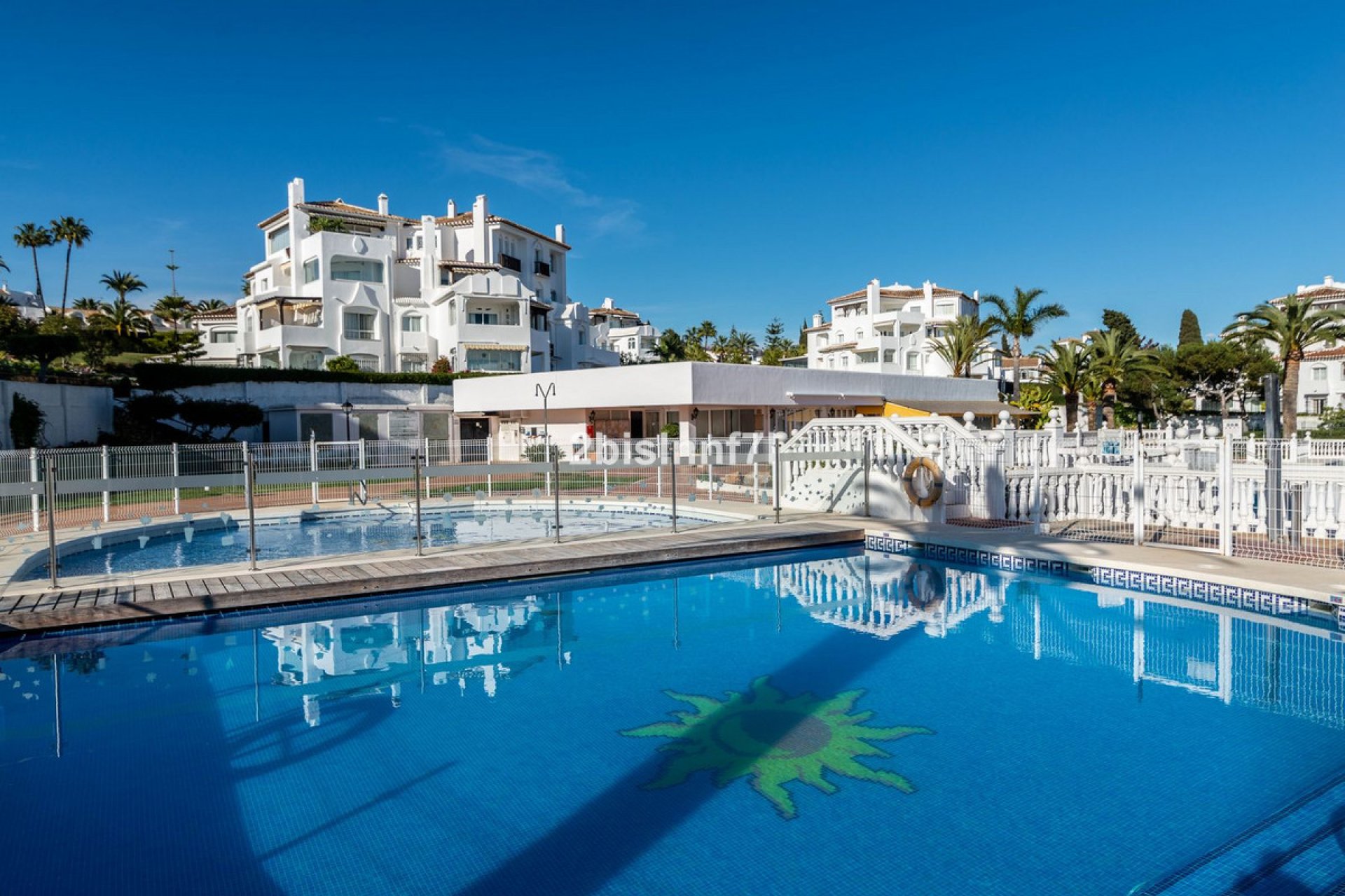 Resale - Apartment - Top Floor Apartment - Marbella - Elviria