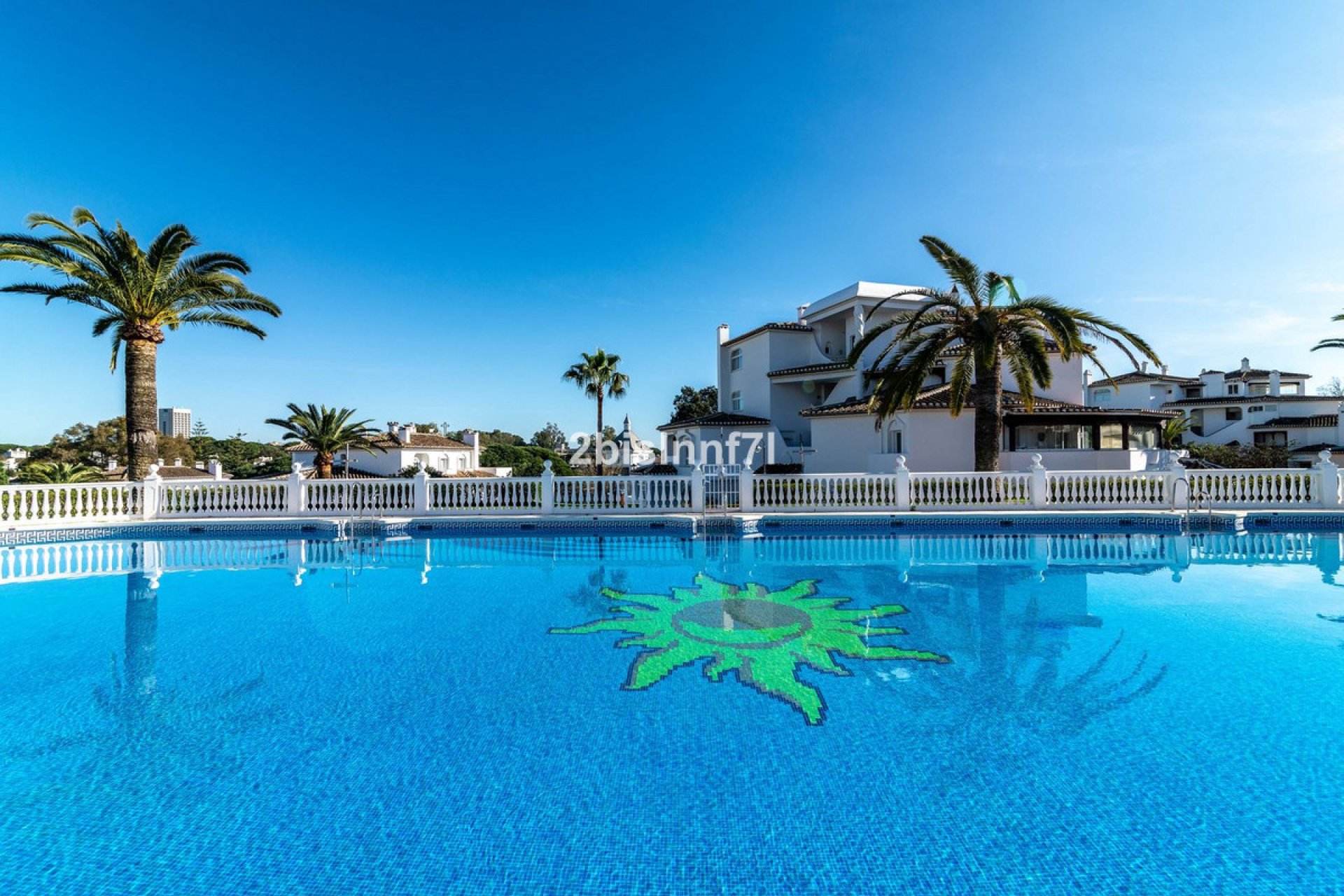 Resale - Apartment - Top Floor Apartment - Marbella - Elviria