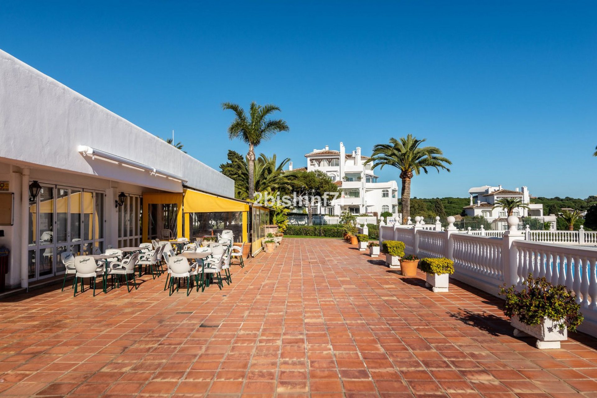 Resale - Apartment - Top Floor Apartment - Marbella - Elviria