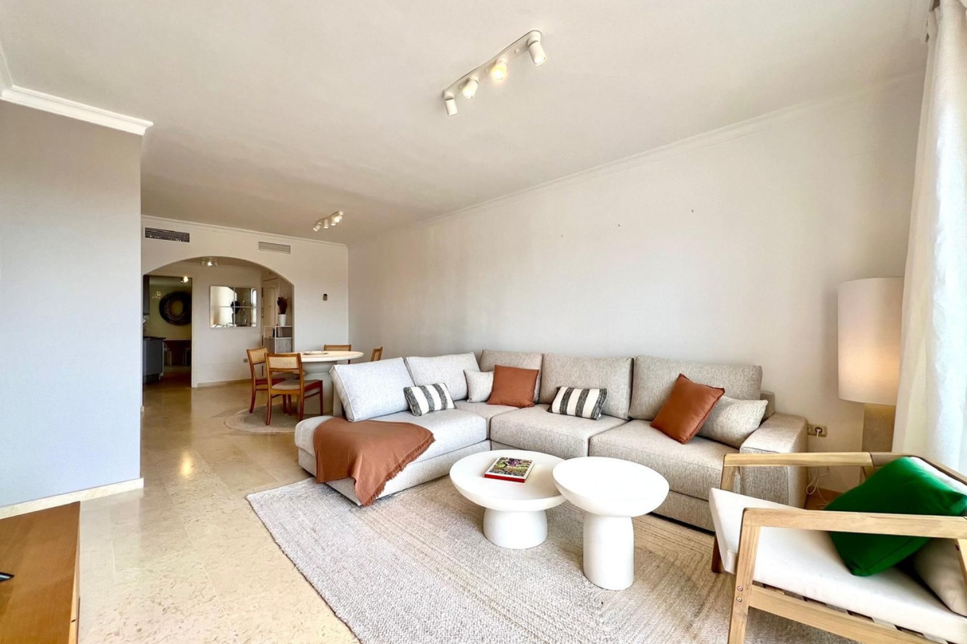 Resale - Apartment - Top Floor Apartment - Marbella - Elviria